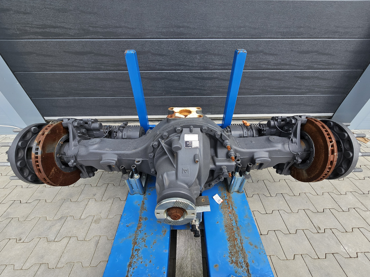 VOLVO / RENAULT COMPLETE REAR AXLE / MS17X / RSS1344C / ratio: 3.70 / NEW - NOT USED - Hinterachse: das Bild 2 VOLVO / RENAULT COMPLETE REAR AXLE / MS17X / RSS1344C / ratio: 3.70 / NEW - NOT USED - Hinterachse: das Bild 2