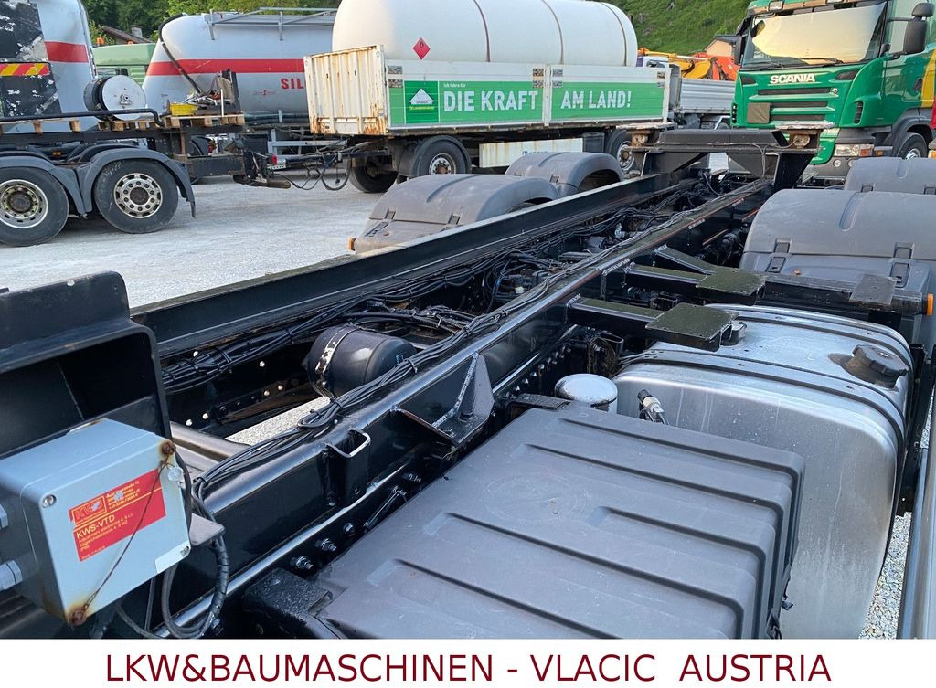 Fahrgestell LKW MAN TGS 26.440 6x2 mit Lift und Lenkachse: das Bild 10