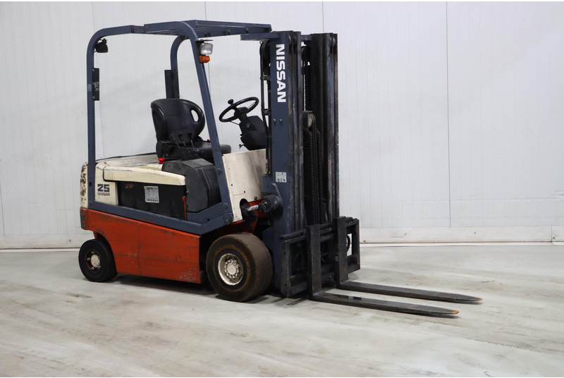 Nissan Q02L25CU - Elektrostapler: das Bild 1 Nissan Q02L25CU - Elektrostapler: das Bild 1