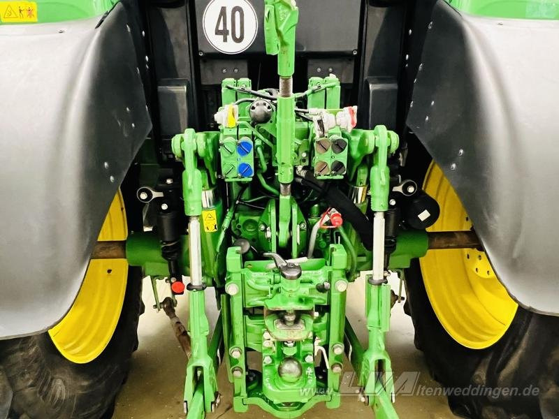 Traktor John Deere 6145M: das Bild 8