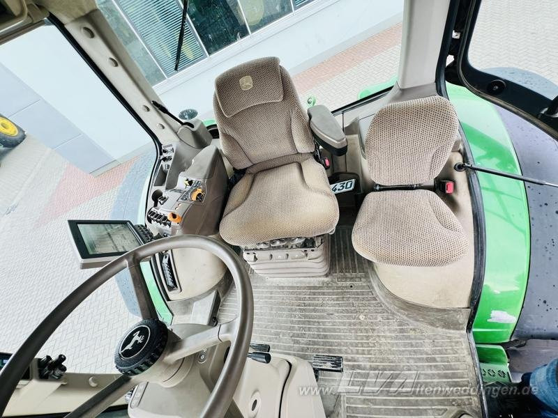 Traktor John Deere 7290R E23 PowerShift: das Bild 8