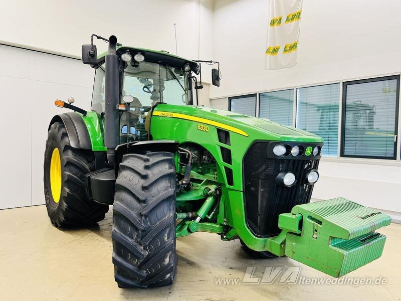 John Deere 8330 PowerShift - Traktor: das Bild 2 John Deere 8330 PowerShift - Traktor: das Bild 2