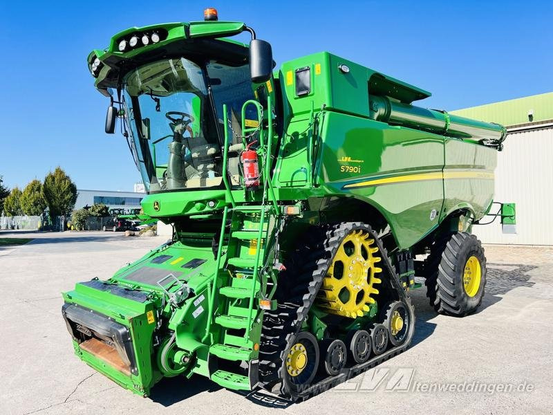 John Deere S790 - Mähdrescher: das Bild 1 John Deere S790 - Mähdrescher: das Bild 1