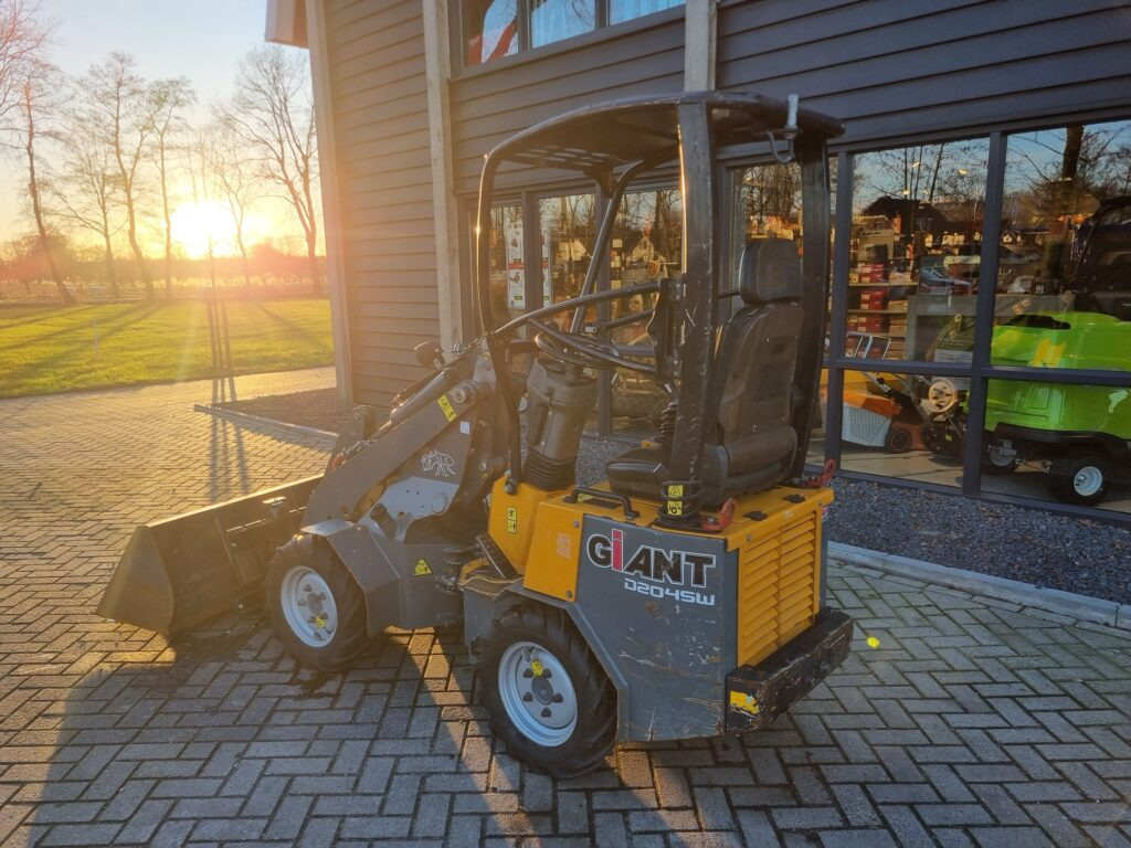 GIANT D204SW miniloader - Radlader: das Bild 3 GIANT D204SW miniloader - Radlader: das Bild 3