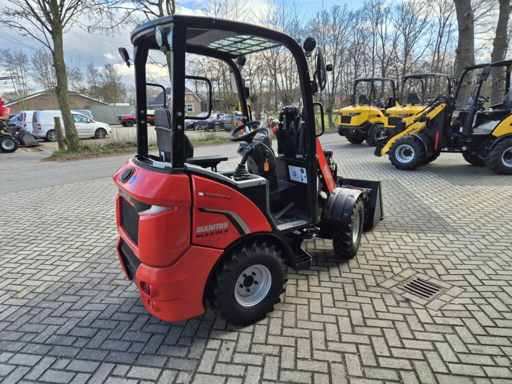 MANITOU MLA 2-25H miniloader - Hoflader: das Bild 3 MANITOU MLA 2-25H miniloader - Hoflader: das Bild 3