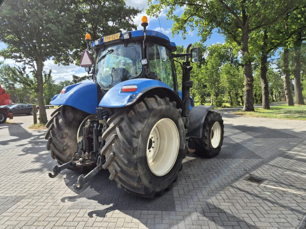 NEW HOLLAND T6080 - Traktor: das Bild 5 NEW HOLLAND T6080 - Traktor: das Bild 5