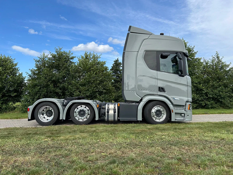 Scania R560 | 6x2/4 LB | 2023 | FULL AIR | RETARDER | PARK COOLER - Sattelzugmaschine: das Bild 4 Scania R560 | 6x2/4 LB | 2023 | FULL AIR | RETARDER | PARK COOLER - Sattelzugmaschine: das Bild 4