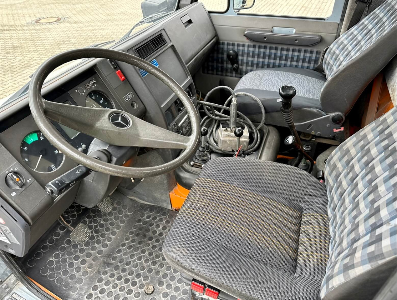 Kipper Unimog 130 - U130 418 74426 mit Kran und Winde Mer: das Bild 9