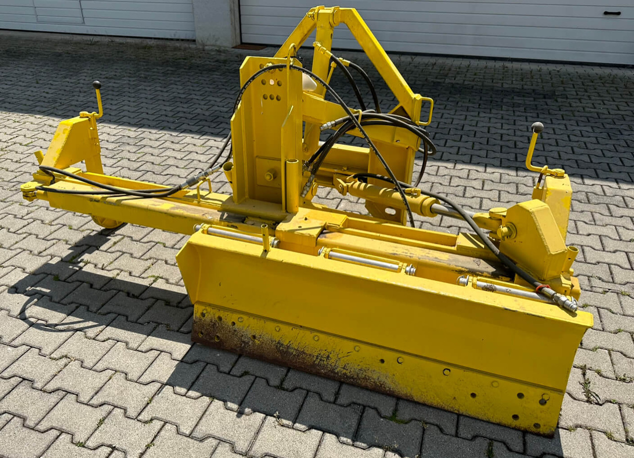 Unimog Frontanbau-Gräder Söder IA02093 - Planierschild: das Bild 1 Unimog Frontanbau-Gräder Söder IA02093 - Planierschild: das Bild 1