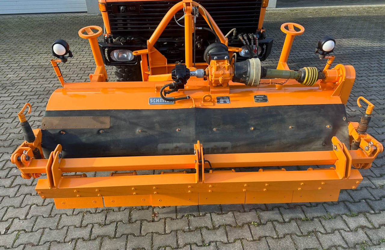 Unimog Frontanbaukehrbesen Schmidt VKS4.2 - Kehrbesen: das Bild 1 Unimog Frontanbaukehrbesen Schmidt VKS4.2 - Kehrbesen: das Bild 1