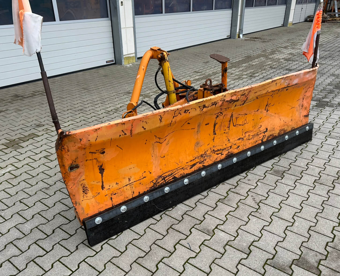 Unimog Schneepflug - Schneeschild Schmidt Landw. - Schneepflug: das Bild 3 Unimog Schneepflug - Schneeschild Schmidt Landw. - Schneepflug: das Bild 3