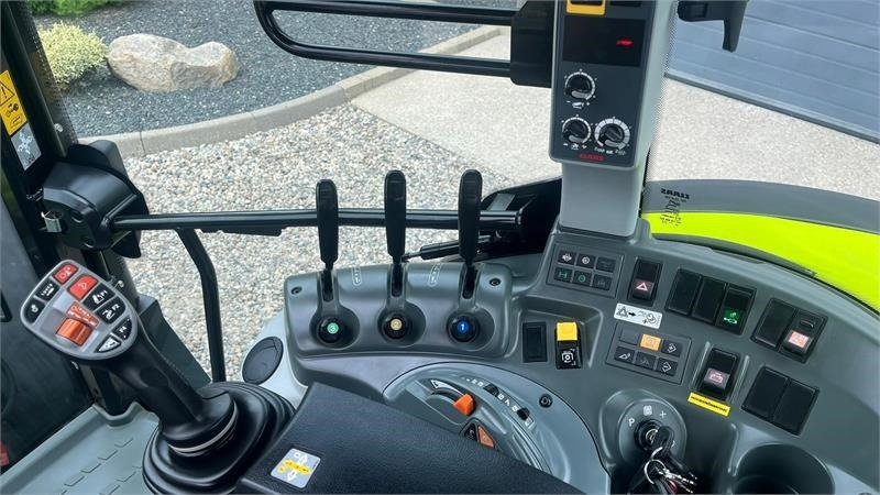 Traktor Claas Arion 440 CIS med frontlæsser: das Bild 8