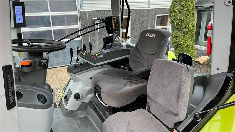 Claas Axion 830 Med frontlift. Velholdt traktor. - Traktor: das Bild 5 Claas Axion 830 Med frontlift. Velholdt traktor. - Traktor: das Bild 5