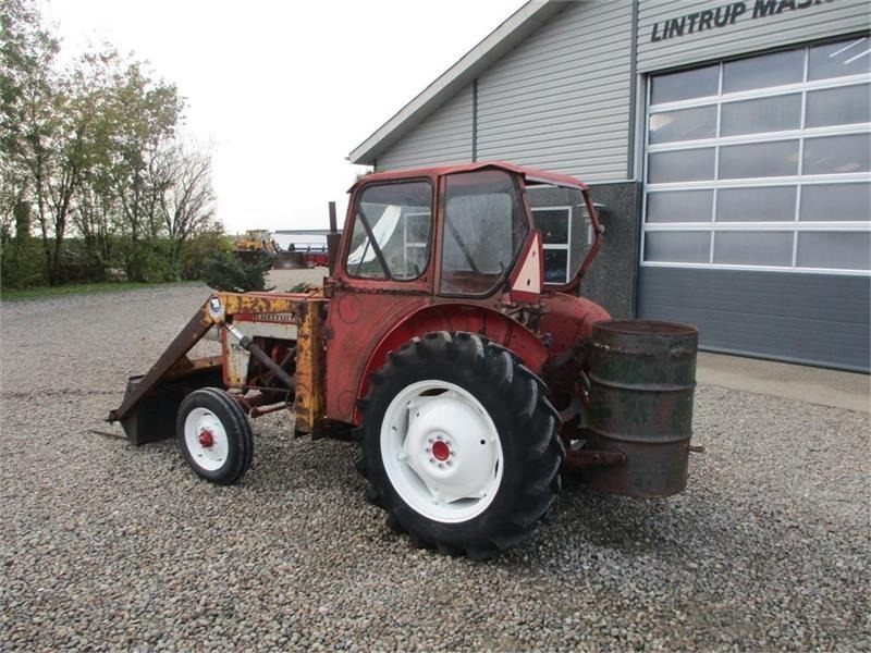 IH 276 Med frontlæsser - Traktor: das Bild 3 IH 276 Med frontlæsser - Traktor: das Bild 3