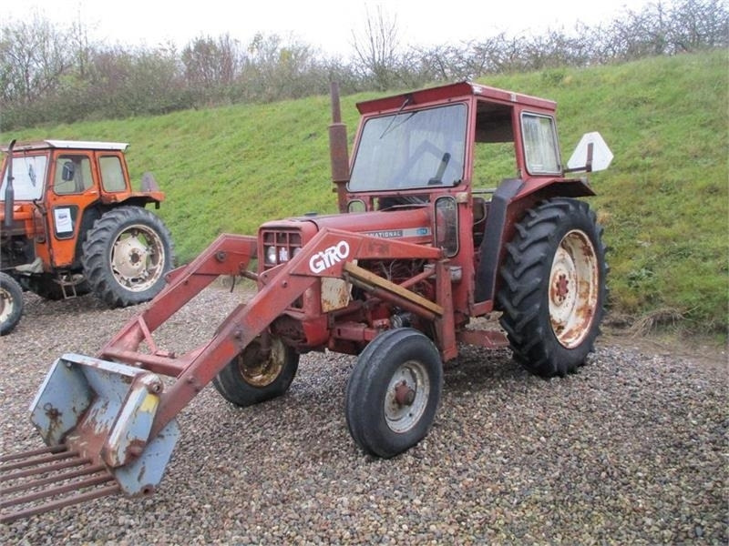 IH 574 Med Gyro frontlæsser med Greb - Traktor: das Bild 1 IH 574 Med Gyro frontlæsser med Greb - Traktor: das Bild 1