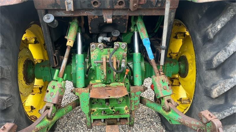 John Deere 3650 Med frontlift - Traktor: das Bild 4 John Deere 3650 Med frontlift - Traktor: das Bild 4