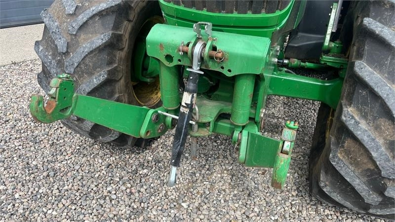 John Deere 6170R AutoPower med frontlift - Traktor: das Bild 4 John Deere 6170R AutoPower med frontlift - Traktor: das Bild 4