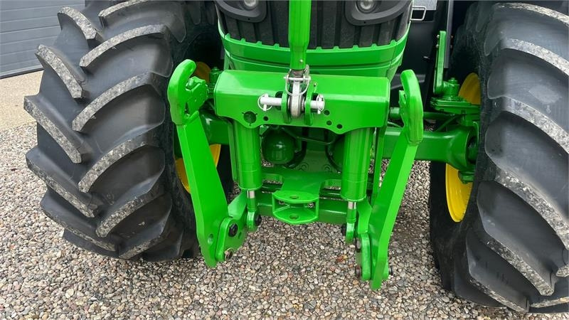 John Deere 6170R AutoPower med frontlift - Traktor: das Bild 5 John Deere 6170R AutoPower med frontlift - Traktor: das Bild 5