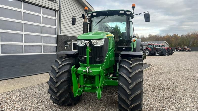 John Deere 6170R AutoPower med frontlift - Traktor: das Bild 4 John Deere 6170R AutoPower med frontlift - Traktor: das Bild 4