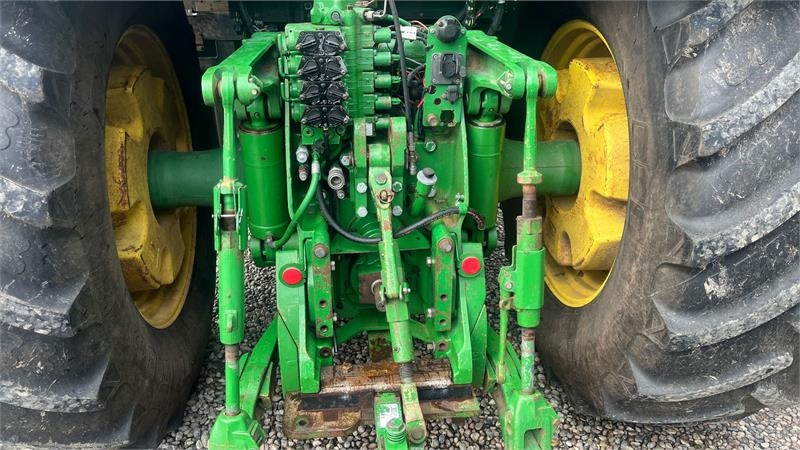 John Deere 8230 Med frontlift - Traktor: das Bild 5 John Deere 8230 Med frontlift - Traktor: das Bild 5