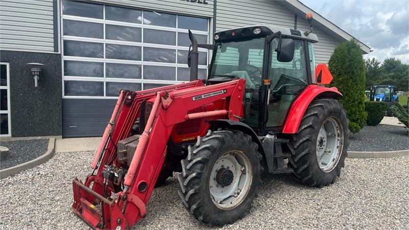 Massey Ferguson 5460 Med frontlæsser - Traktor: das Bild 2 Massey Ferguson 5460 Med frontlæsser - Traktor: das Bild 2
