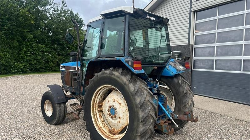 New Holland 7740 SLE Turbo Handy 2wd traktor - Traktor: das Bild 3 New Holland 7740 SLE Turbo Handy 2wd traktor - Traktor: das Bild 3