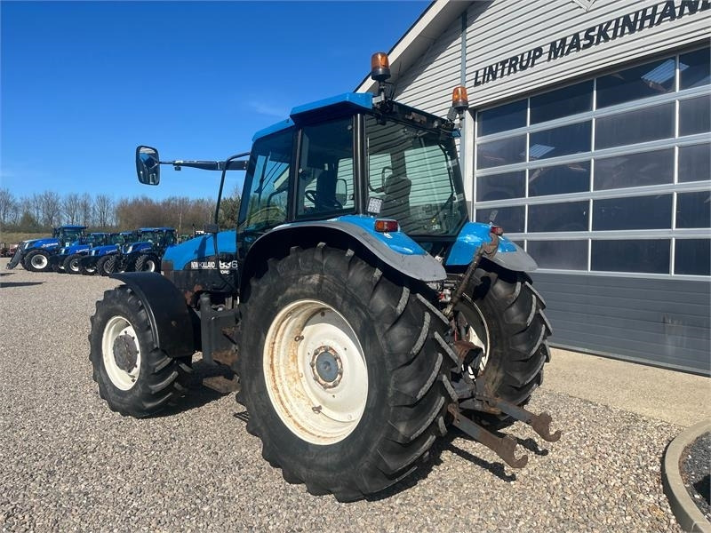 New Holland 8360 Rangecommand - Traktor: das Bild 3 New Holland 8360 Rangecommand - Traktor: das Bild 3