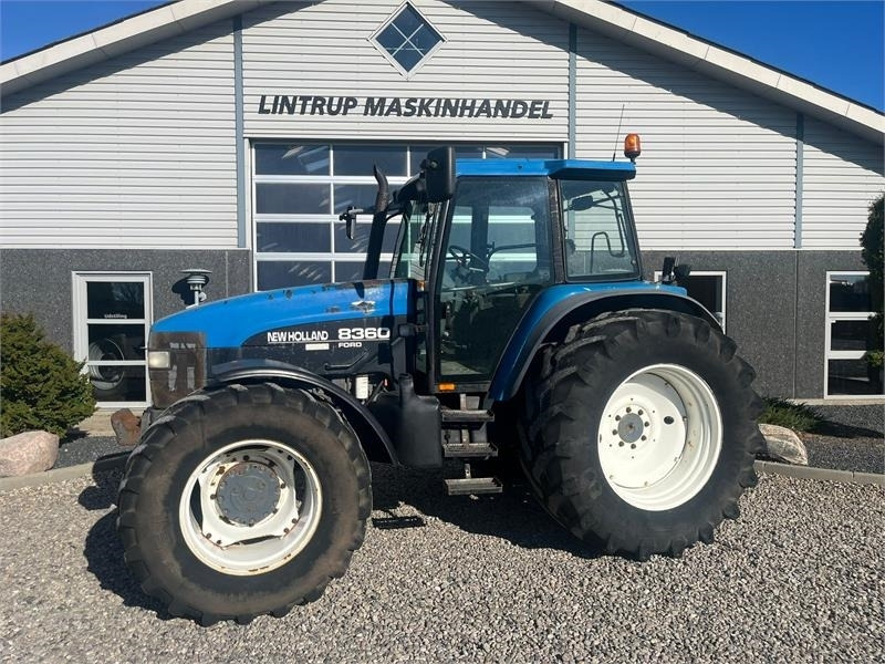 New Holland 8360 med 4stk fabriksnye dæk til. Super stærk tra - Traktor: das Bild 1 New Holland 8360 med 4stk fabriksnye dæk til. Super stærk tra - Traktor: das Bild 1