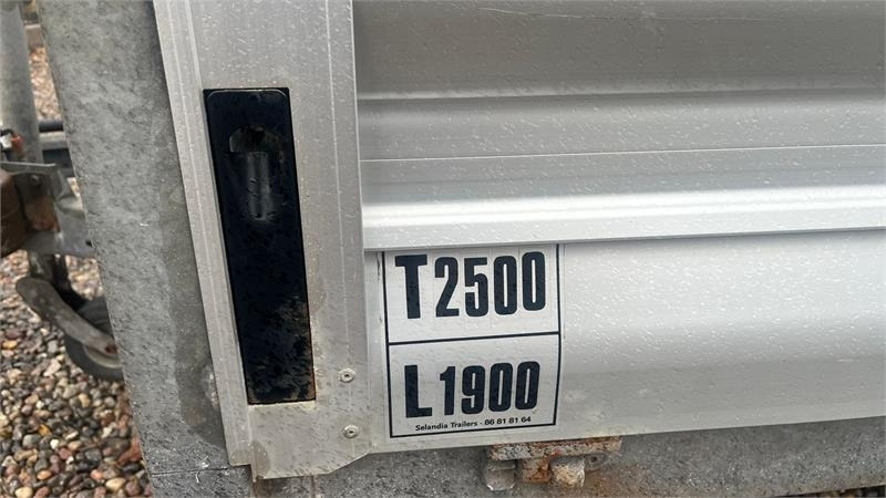 Selandia Maskintrailer med vip og rampe med hydrau - Pritschenanhänger/ Plattformanhänger: das Bild 5 Selandia Maskintrailer med vip og rampe med hydrau - Pritschenanhänger/ Plattformanhänger: das Bild 5