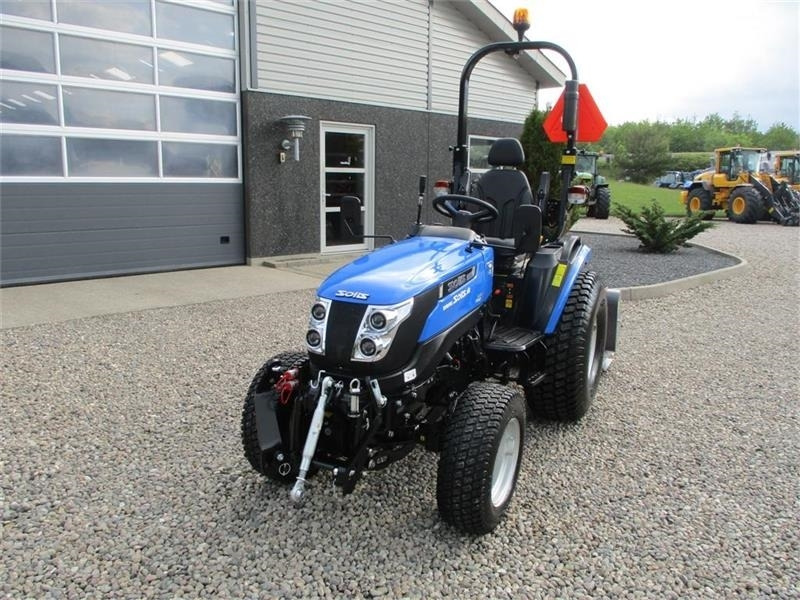 Kommunaltraktor Solis 26 HST med Frontlift & FrontPTO: das Bild 13
