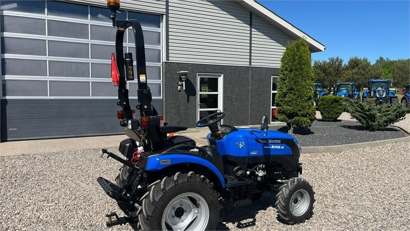 Traktor Solis H26 HST Hydrostat med Traktor dæk: das Bild 15 Traktor Solis H26 HST Hydrostat med Traktor dæk: das Bild 15