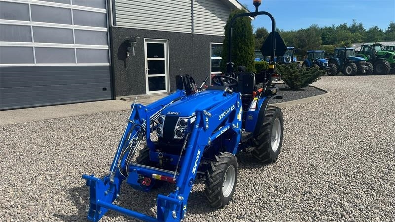 Kommunaltraktor Solis S26 6+2 gearmaskine med Fuldhydraulisk frontlæsser: das Bild 13