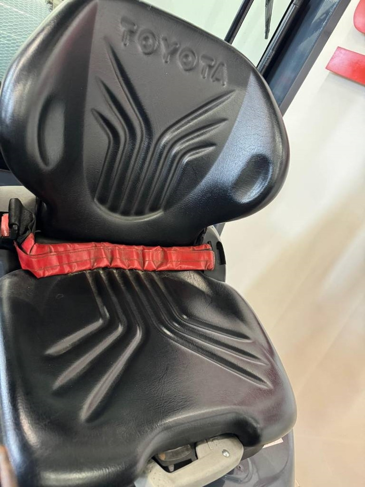Treibgasstapler Toyota 10949 06-8FG30F: das Bild 6