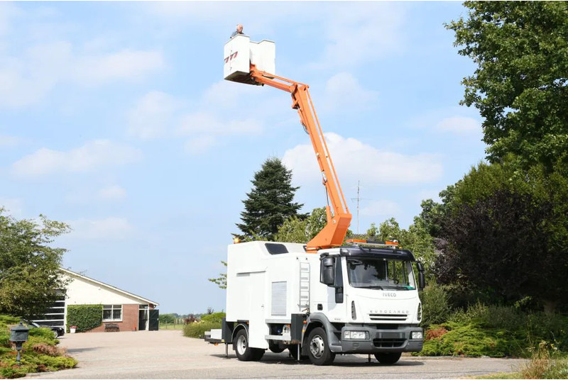 Iveco EuroCargo 120 E18!! ARBEITSBUHNE/SKYWORKER/HOOGWERKER!!EURO5!! CUSTERS!! - LKW: das Bild 1 Iveco EuroCargo 120 E18!! ARBEITSBUHNE/SKYWORKER/HOOGWERKER!!EURO5!! CUSTERS!! - LKW: das Bild 1