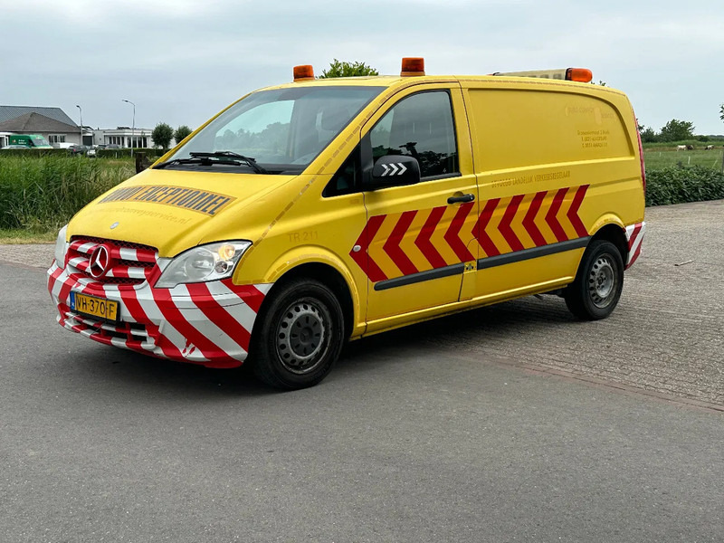Mercedes-Benz Vito 113 CDI AUTOMAAT!!CONVOI EXCEPTIONNEL!!BEGELEIDINGSWAGEN!! - Kleintransporter: das Bild 3 Mercedes-Benz Vito 113 CDI AUTOMAAT!!CONVOI EXCEPTIONNEL!!BEGELEIDINGSWAGEN!! - Kleintransporter: das Bild 3