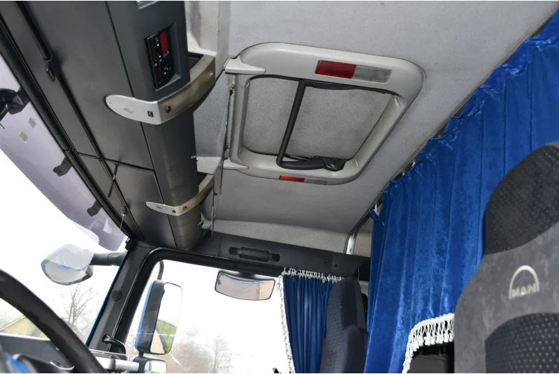 Sattelzugmaschine MAN TGA 26.480 6x4 TRUCK/TRACTOR! CRANE/KRAN/GRUE HIAB 22TM!!: das Bild 16