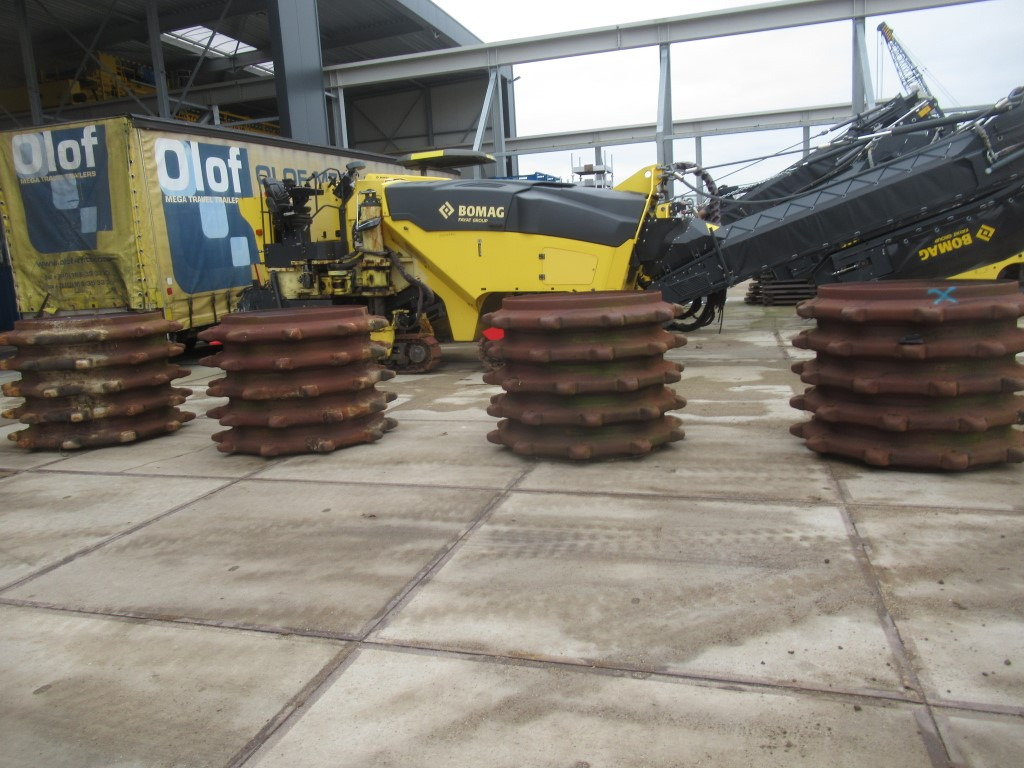 Bomag BC572RB - - Felgen und Reifen für Walzenzug: das Bild 5 Bomag BC572RB - - Felgen und Reifen für Walzenzug: das Bild 5