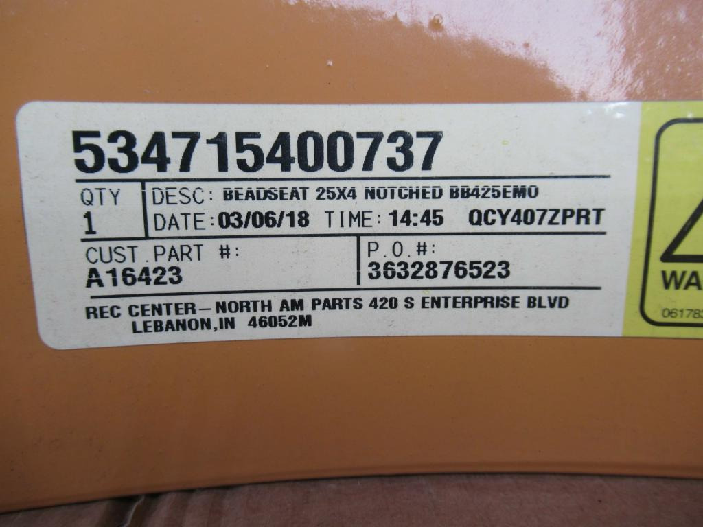 Case A16423 - Felge für Baumaschine: das Bild 3 Case A16423 - Felge für Baumaschine: das Bild 3