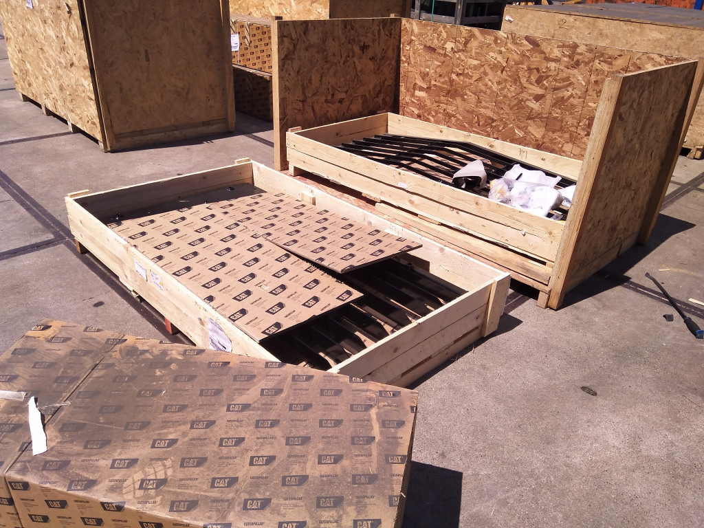 Caterpillar 4848798 - Kühlergrill für Baumaschine: das Bild 3 Caterpillar 4848798 - Kühlergrill für Baumaschine: das Bild 3