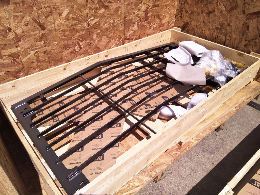 Caterpillar 4848798 - Kühlergrill für Baumaschine: das Bild 4 Caterpillar 4848798 - Kühlergrill für Baumaschine: das Bild 4