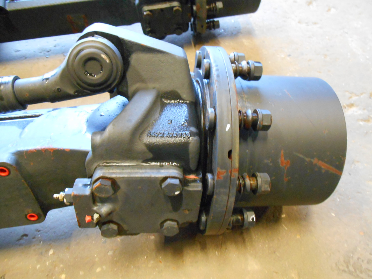 Hitachi 4452492 - Vorderachse für Baumaschine: das Bild 2 Hitachi 4452492 - Vorderachse für Baumaschine: das Bild 2