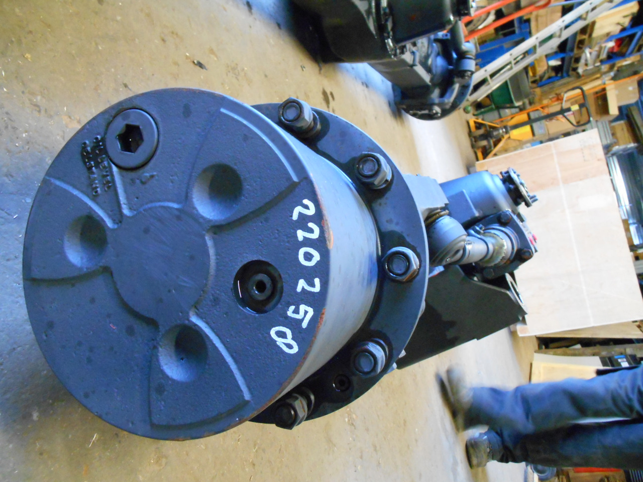 Hitachi 4452492 - Vorderachse für Baumaschine: das Bild 5 Hitachi 4452492 - Vorderachse für Baumaschine: das Bild 5