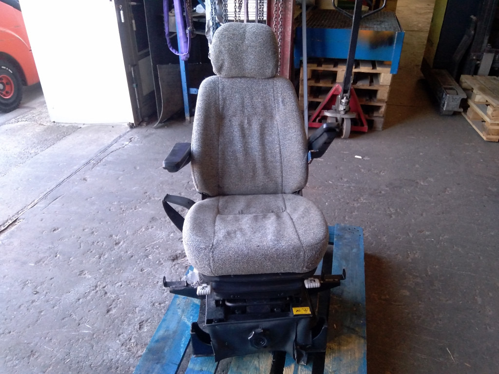 Hitachi EX750-5 - - Sitz für Baumaschine: das Bild 1 Hitachi EX750-5 - - Sitz für Baumaschine: das Bild 1