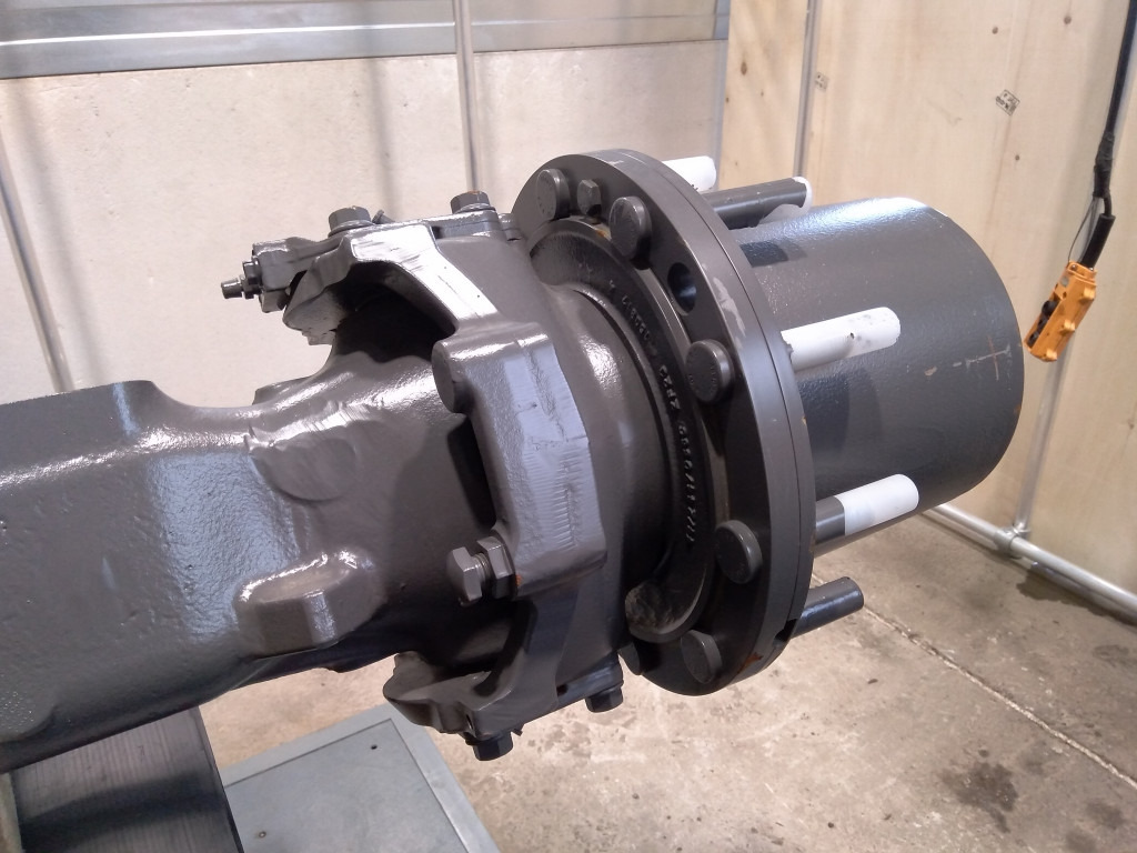 Hitachi HYA00035427 - Vorderachse für Baumaschine: das Bild 2 Hitachi HYA00035427 - Vorderachse für Baumaschine: das Bild 2