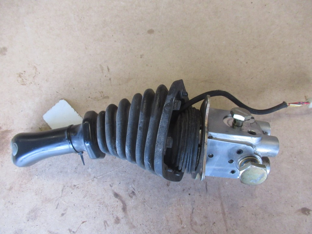 Komatsu PC210LC-8 - - Fahrerhaus und Interieur für Baumaschine: das Bild 2 Komatsu PC210LC-8 - - Fahrerhaus und Interieur für Baumaschine: das Bild 2