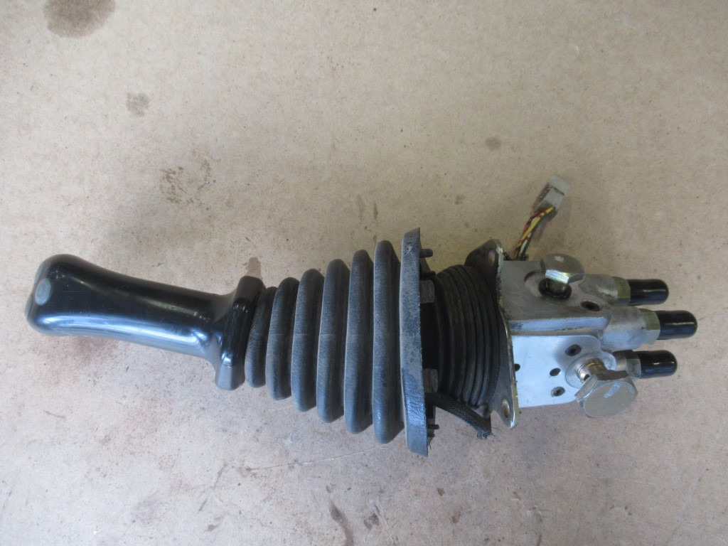 Komatsu PC210LC-8 - - Fahrerhaus und Interieur für Baumaschine: das Bild 3 Komatsu PC210LC-8 - - Fahrerhaus und Interieur für Baumaschine: das Bild 3