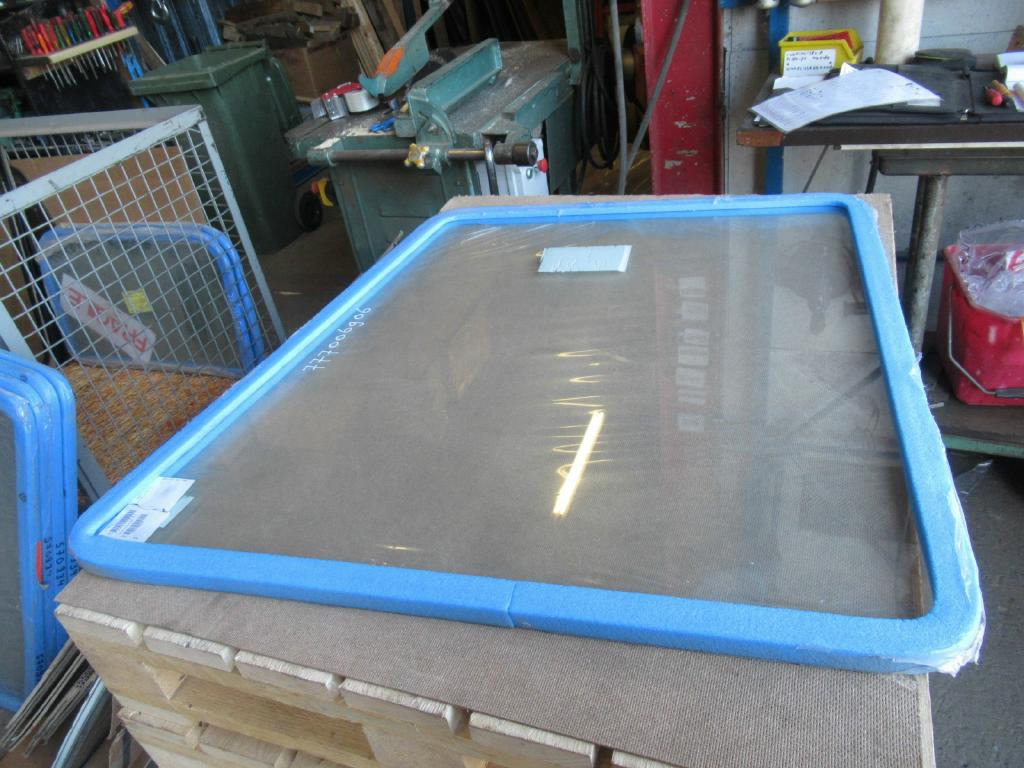New Holland 570934 - Fenster und Teile für Baumaschine: das Bild 2 New Holland 570934 - Fenster und Teile für Baumaschine: das Bild 2