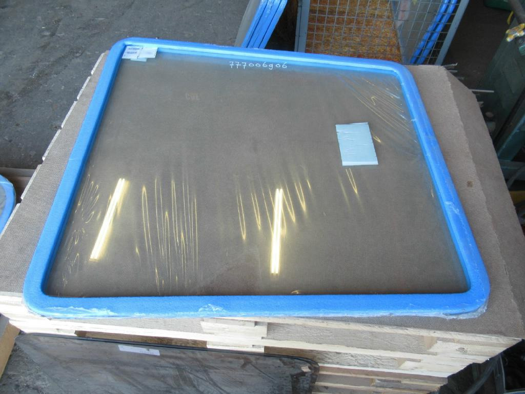 New Holland 570934 - Fenster und Teile für Baumaschine: das Bild 1 New Holland 570934 - Fenster und Teile für Baumaschine: das Bild 1