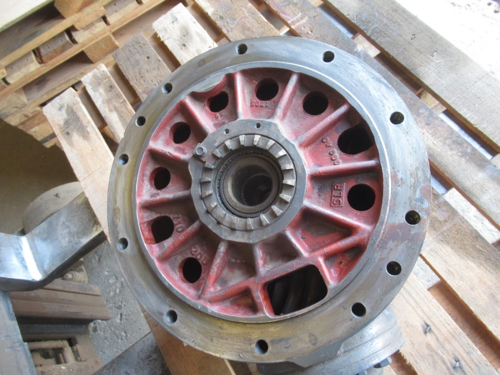 New Holland 8445806 - Achse und Teile für Baumaschine: das Bild 3 New Holland 8445806 - Achse und Teile für Baumaschine: das Bild 3