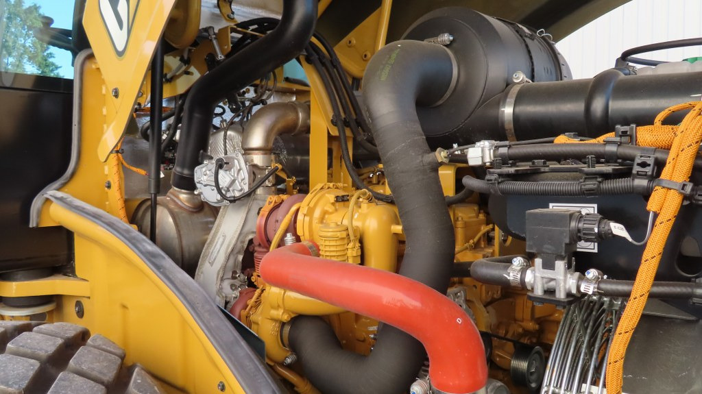 Walzenzug Caterpillar CS 56 B: das Bild 11